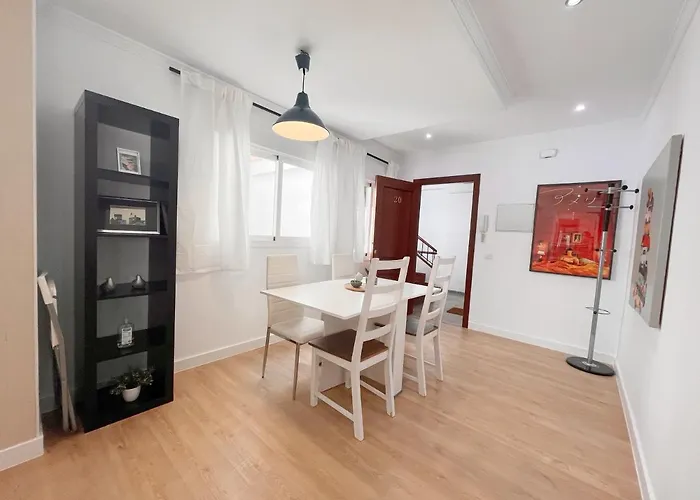 Homely Malaga Soho 520